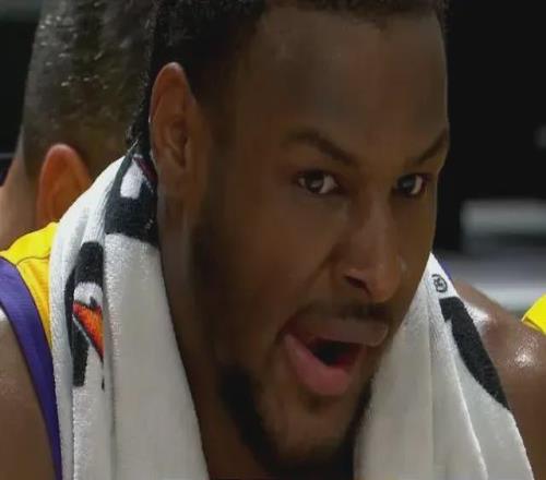 赢了赢了！布朗尼15+5+3！正面大战NBA榜眼秀