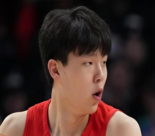 8个失误只字不提，2个失误点名批评，斯帅对杨瀚森有点过于严格了