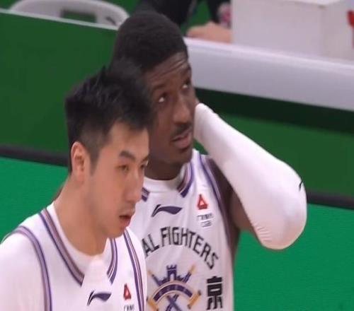 惨遭4连败！张庆鹏：40分钟的高强度比赛，希望有更多人站出来