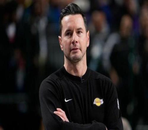 雷迪克：今晚湖人打得糟透了，周末将进行令人不适的录像复盘