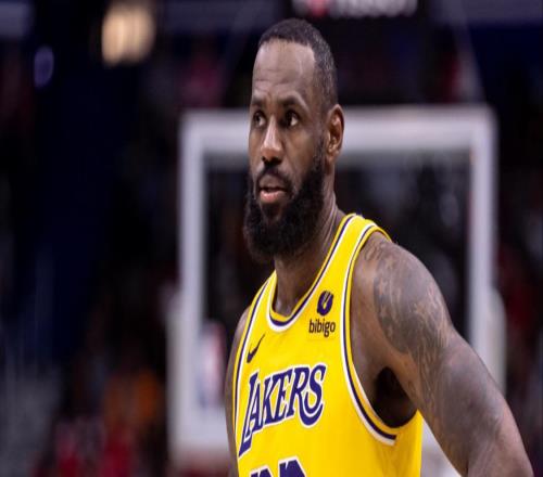 队友、教练集体歌颂詹姆斯:他怎么打都有战术!这么老还这么猛!