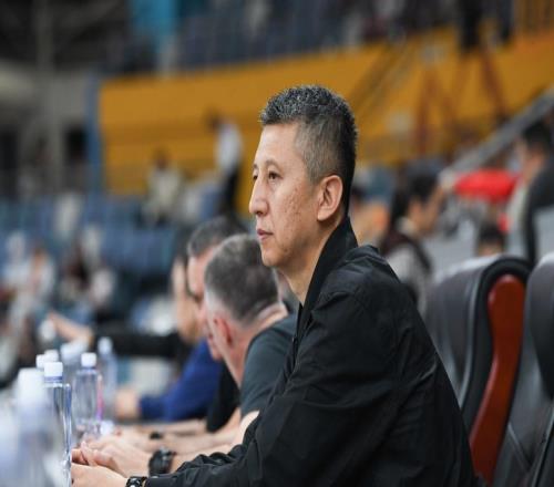 李凯尔回归倒计时曝男篮归化布朗概率不大放弃美籍税太高