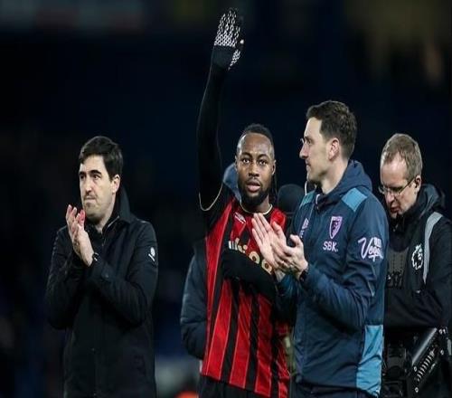 邮报：踢完切尔西之后，塞门约似乎在向伯恩茅斯球迷挥手告别