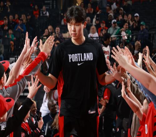 杨瀚森为球迷送上新年祝福:深知自身差距亦在全力追赶