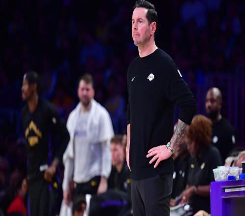 东契奇被问是否应让詹姆斯更多持球以减少湖人失误时，回答很干脆