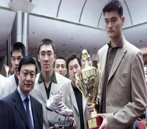 30周年！上海男篮1月5日举办庆典姚明李秋平章文琪领衔出席