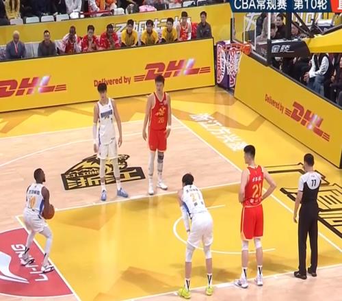 CBA积分榜:广东险胜回升第二,北京下降到第四,四川稳稳垫底