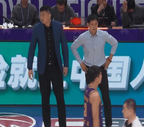 CBA广东客场4分险胜北控胡明轩14分萨姆纳38+9