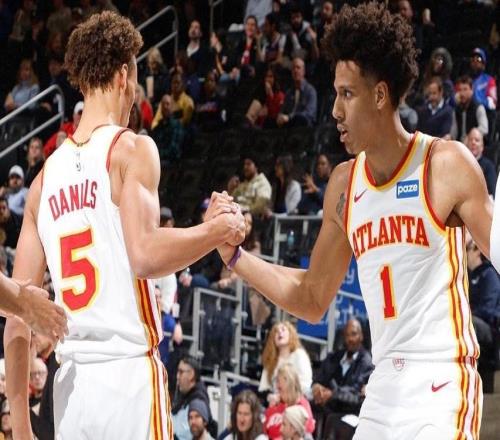 巴恩斯全能对飙鹰王,落选秀13+12+8英格拉姆29分,猛龙三杀老鹰