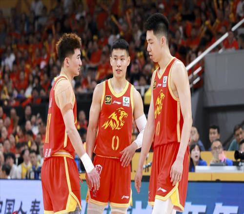 不比周琦差!辽篮旧将拿16个篮板,帮广厦连克北京,杨鸣看走眼