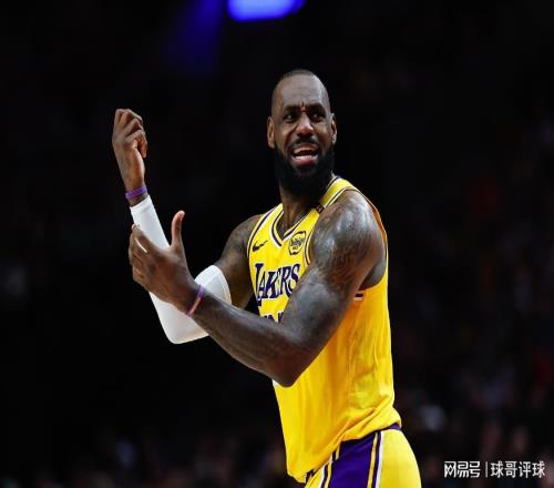 詹姆斯揭秘！湖人战胜灰熊的惊人秘诀曝光！