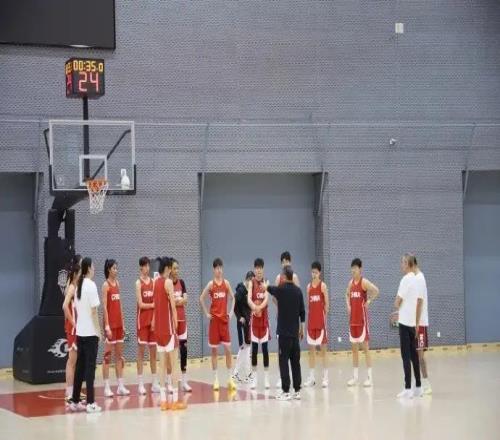 女篮集训火热开场！最强阵蓄力巴黎，专注当下全力冲击冠军