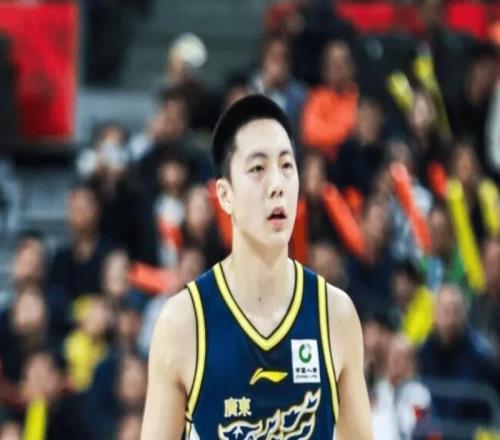 胡明轩状态不行真别用了！决胜期连续犯错，没他比赛早拿下了！