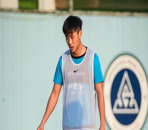 戴伟浚晒冬训照：2026正式开始，老赛场新赛季，老队友新展望