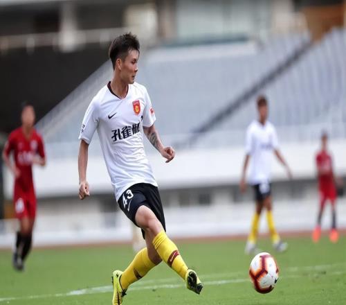 20岁踢中超，25岁讨薪！从中超主力到讨薪网红！任威自嘲欠薪体质