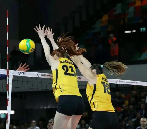 欧冠联赛土耳其球队压倒意大利球队!只因发球更好,外援更出色