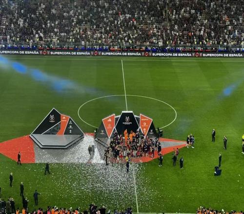 冤枉姆巴佩了皇马不为巴萨列队破案：足协要求，避免挡住摄像机