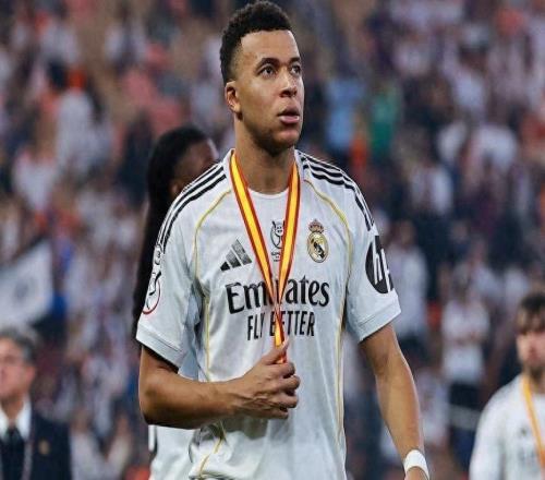 赛后拒绝向巴萨致敬,姆巴佩行为引发争议