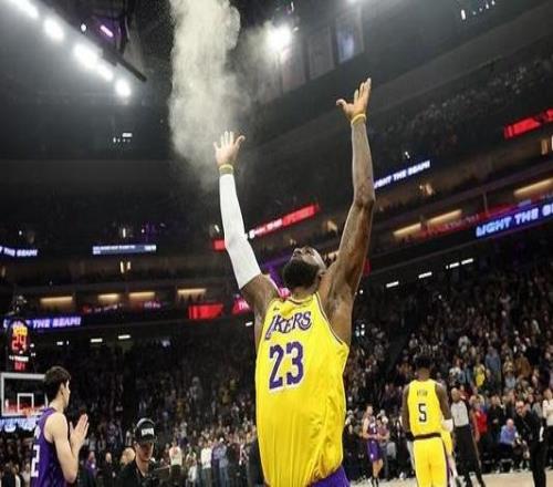 雷迪克：国王本和我们一样投篮差今晚投得太准