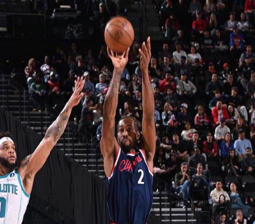 莱纳德35+5快船击败黄蜂3连胜，哈登32+4+10鲍尔25+9+5