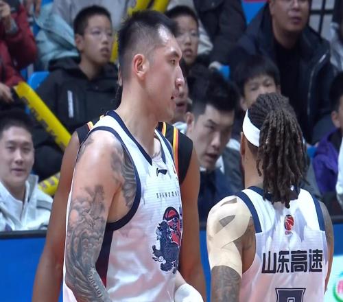 大鱼来了！广东最大对手正式签约，2米12内线大杀器确认到位！