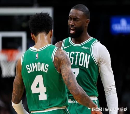 活塞险胜！布朗32+11犯大错，怀特11中1，康宁汉姆17中4首发第一