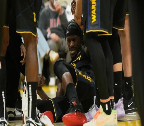 太拼了巴特勒防守落地右膝受伤退赛,离场前问裁判有没有两次罚球