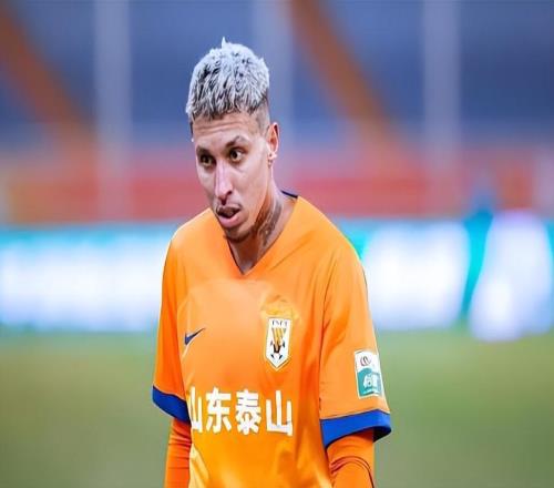 意外！他能在中超三支球队站稳脚跟，为何效力鲁能却被视为水货