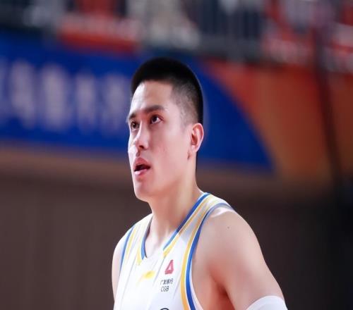 北汽不敌上海，四个人的表现像是混子，是输球的罪魁祸首