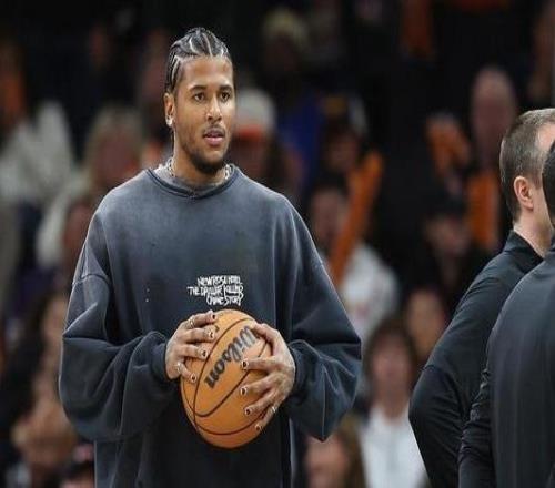 太阳官方：今日客场对阵76人杰伦格林迎来复出