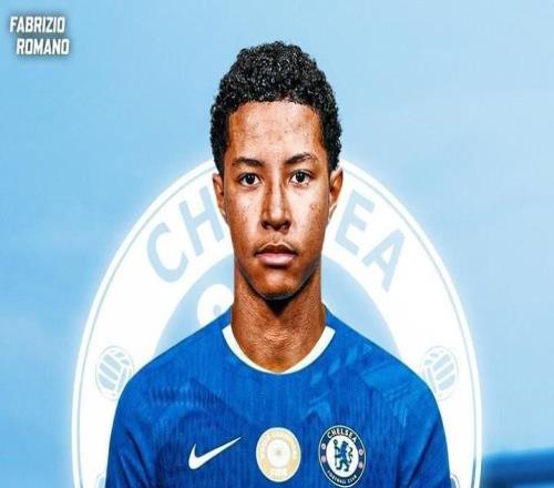 Herewego!罗马诺:切尔西将签下谢周三17岁边后卫阿拉奥