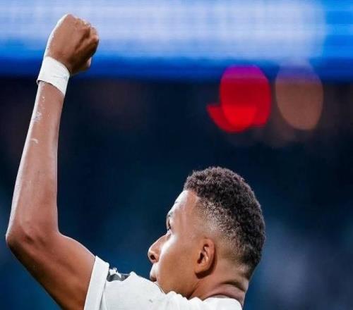 阿斯:追赶偶像,姆巴佩有望破C罗单赛季在皇马&欧冠进球纪录