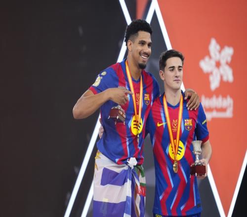 马卡报道：加维在医院里与球队同在，巴萨期待他的魔法能在二月中旬显现_西甲直播