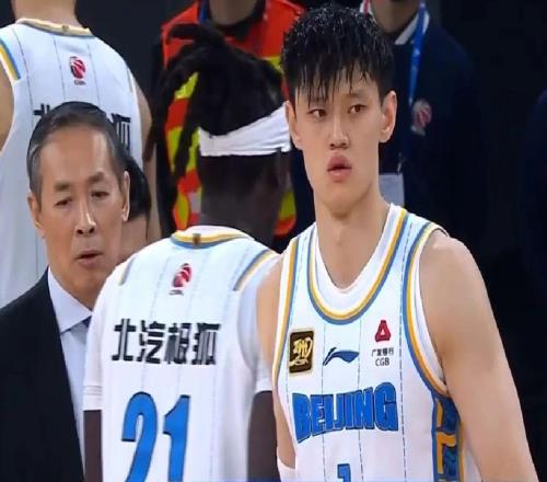 北京男篮曾凡博即将复出,徐昕砍24+14被喊MVP,郭昊文现废人动作