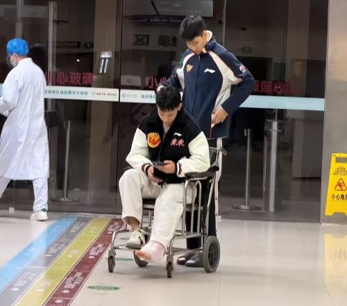 徐杰最新伤情出炉，情况有点不太妙！