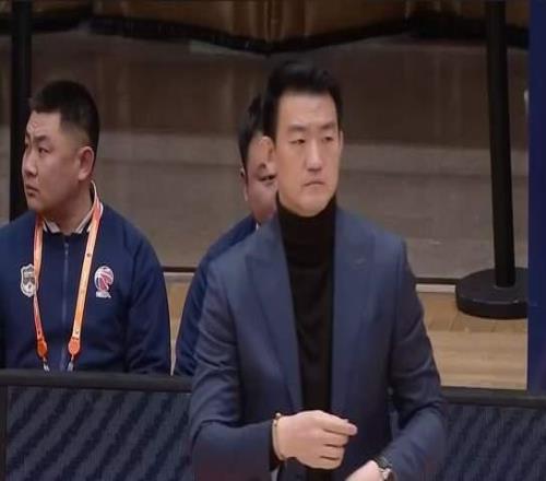 广厦输球仍第1，广东追平豪门，山东逼近前4，辽宁第13，黑马陨落