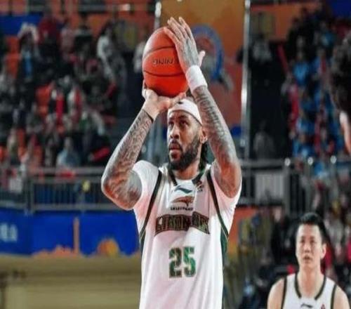 你可是国字号啊!27岁后卫9中1仅得3分,正负值30,全场倒数第一