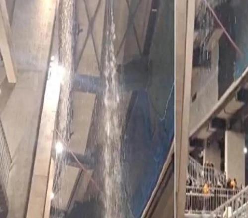 诺坎普重开仅两月，暴雨突袭看台引哗然