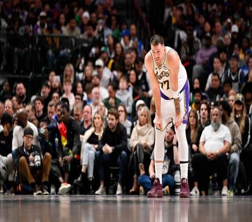 搞笑，湖人队东契奇拒绝球场上与马歇尔换球衣的原因：不想露身材