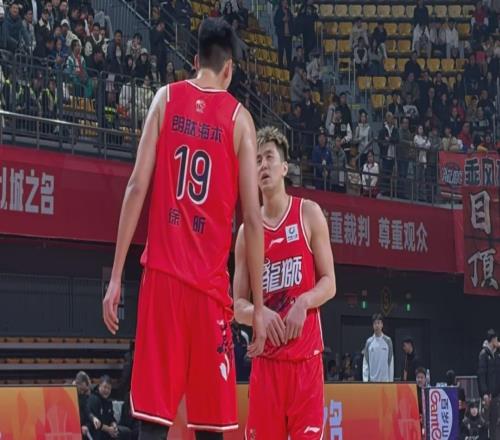 24+14！徐中锋！真打成文班亚马了...