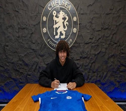 官方:切尔西与17岁小将雅各布霍尔签署职业合同