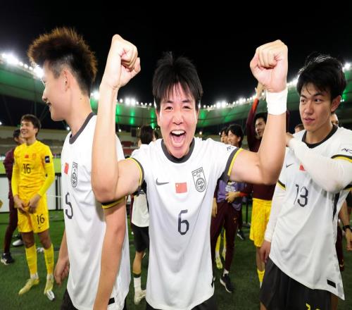 湖南伢子徐彬确定加盟英超狼队U21梯队,妈妈寄语:难走的都是上坡路