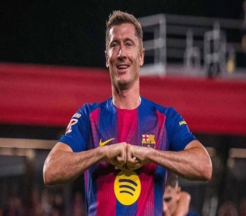 莱万欧冠小组赛联赛阶段打入73球,追平C罗并列历史第二