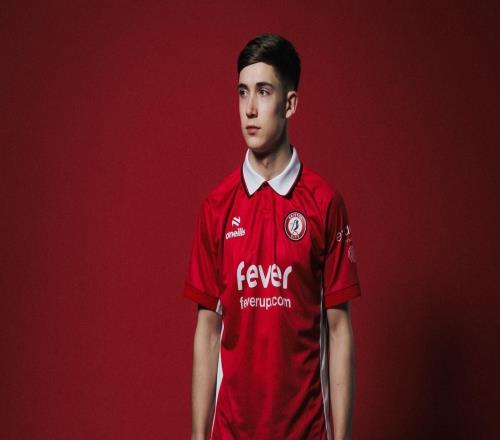 官方:曼城20岁后卫塞布内勒加盟布里斯托尔城