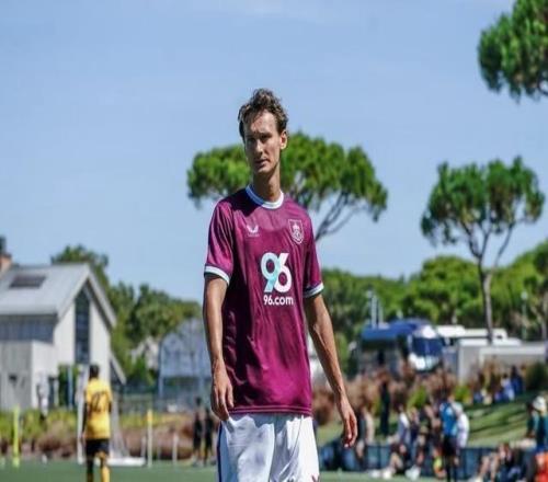 罗马诺：不莱梅想签瑞典国脚埃克达尔，正在与伯恩利谈判