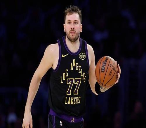 东契奇仅用时18分钟便取得三双,创造湖人队史最快纪录