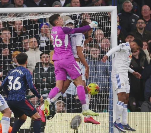 记者:阿森纳考察科林蒂安中卫新星!枪手认真评估夏天收购小蜘蛛