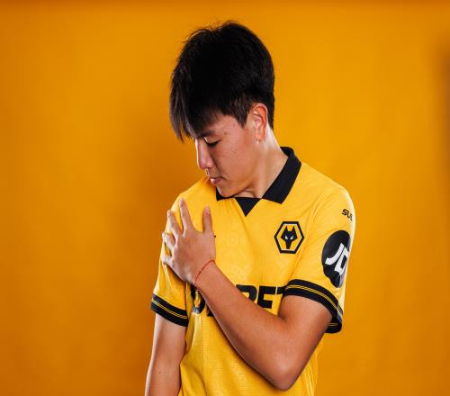 东体报道：狼队花费珍贵的ESC名额为徐彬铺路，显然是看好他的潜力与未来_英超直播