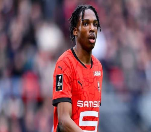 记者:利物浦仍担心截胡雅凯,正努力尽快敲定交易