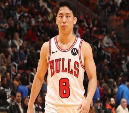 身高只有1米72的河村勇辉证明自己,在NBA矮个子也有一席之地!